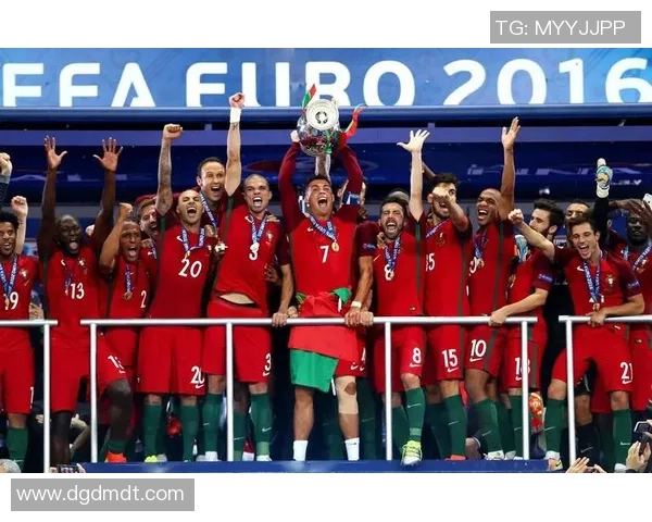 足球场上的6号传奇球员们与他们的光辉岁月